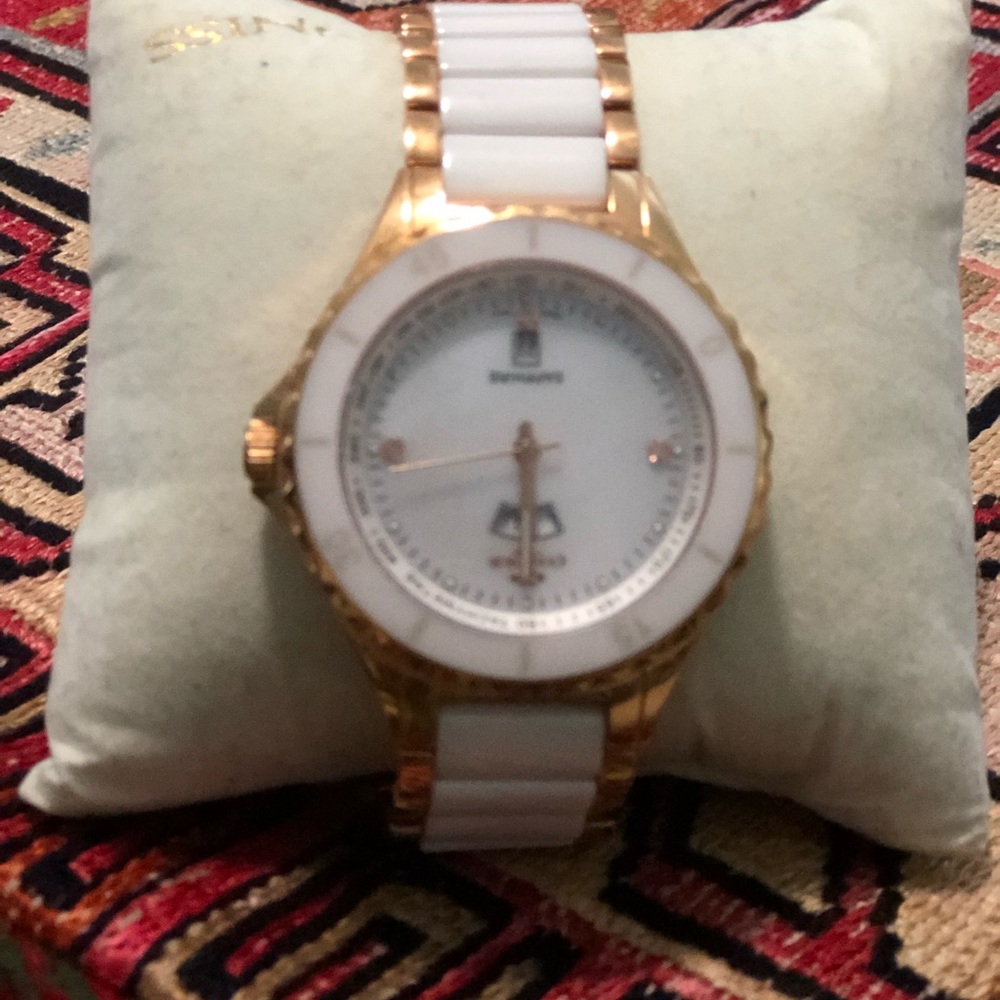 Oniss Watch